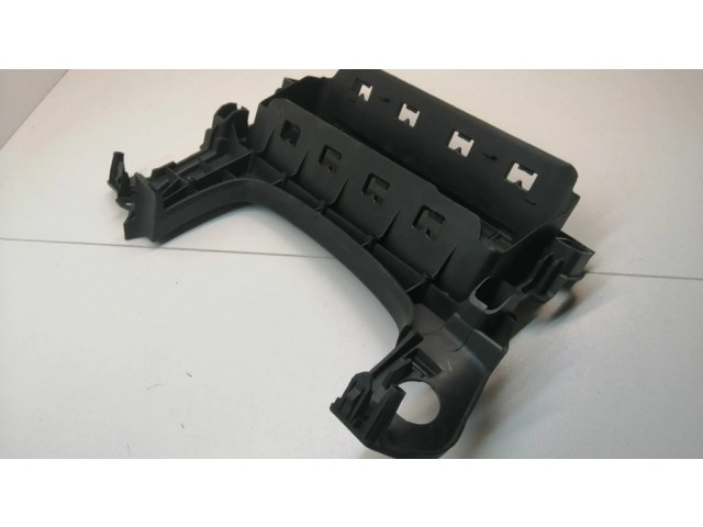 Другая деталь панели