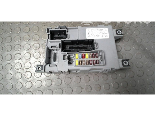 Блок предохранителей  517935210, NICHTZUTREFFEND   Ford Ka    
