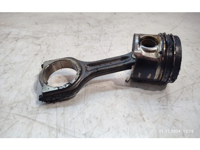  Поршень с шатуном DV6C   Peugeot 5008  