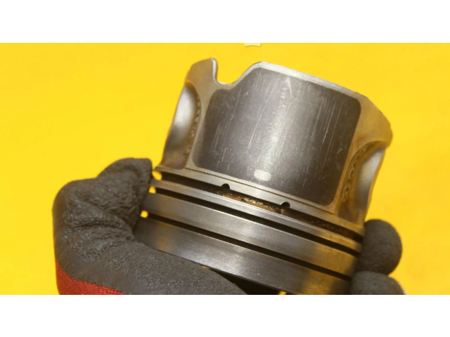 Píst    Audi A8 S8 D3 4E     