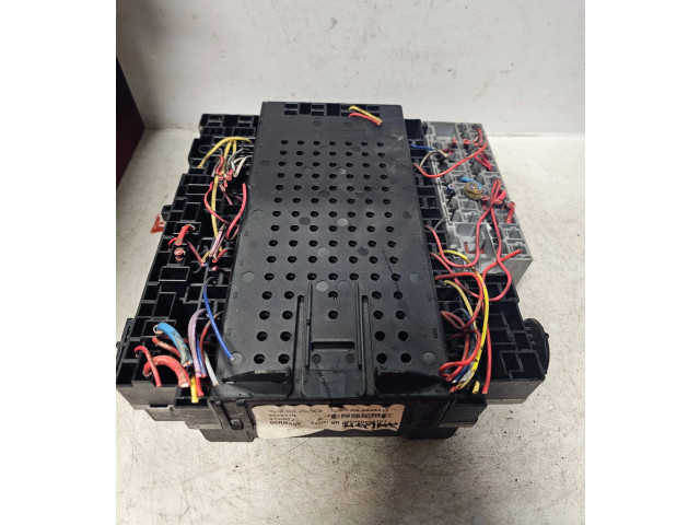 Блок предохранителей  8645410, 8645411   Volvo V70    