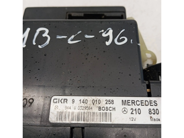 Блок предохранителей 9140010258   Mercedes-Benz C W202    