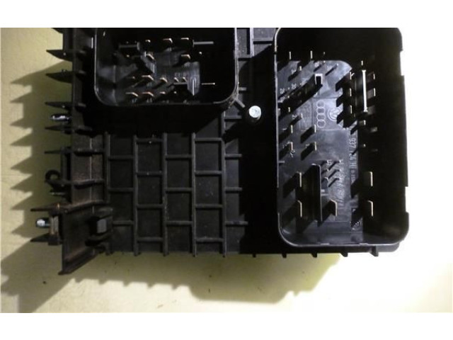 Блок предохранителей 1K0937124H   Audi A3 S3 8P    