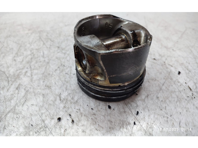 Píst Hyundai Santa Fe d4eb