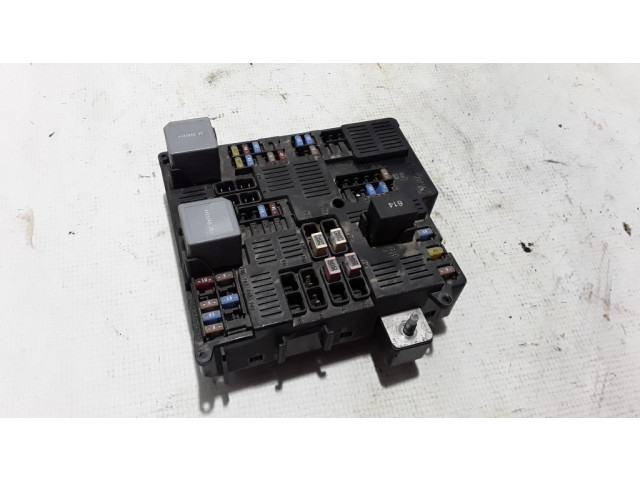 Pojistková skříňka 32322427 Volvo S60 2022