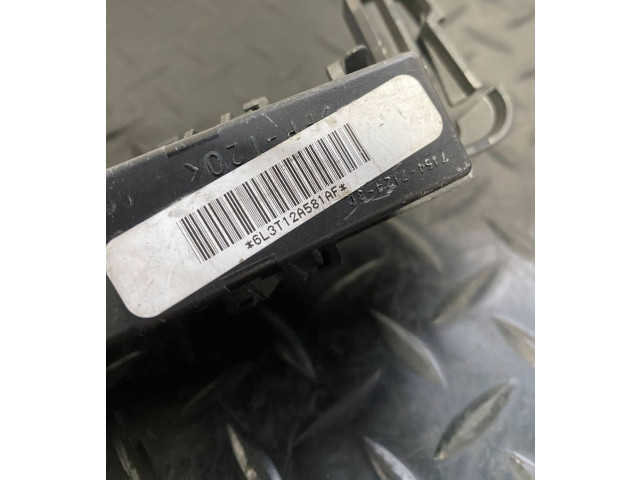 Блок предохранителей  6L3T12A581AF, 7154-3952-30   Ford F250    