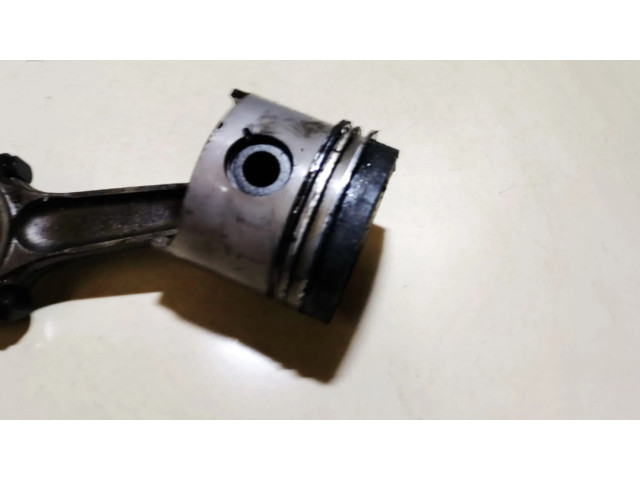 Píst Hyundai Lantra II pro naftový motor 1.9