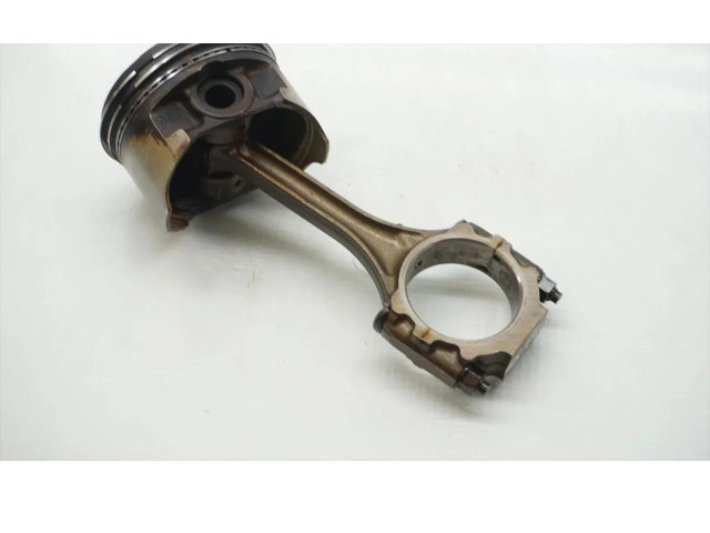 Поршень с шатуном Mitsubishi Galant