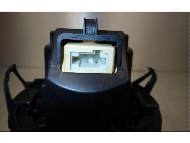 Вентилятор печки 272101005R Renault Captur