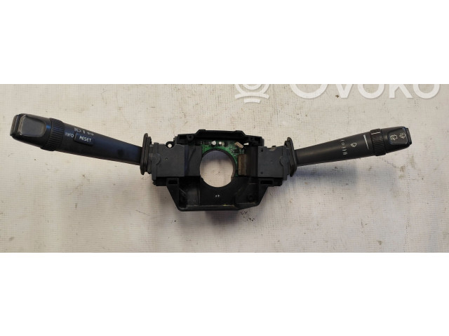 Ручка стеклоочистителей 8666599   Volvo V70