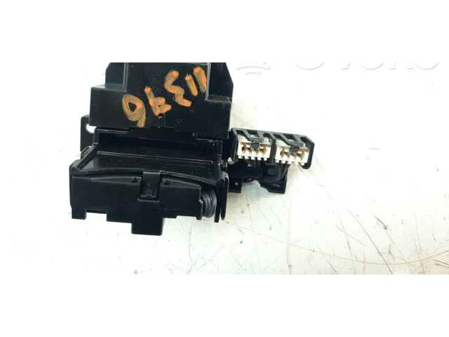 Ручка стеклоочистителей 31674103   Volvo XC60