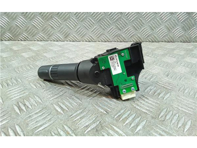 Переключатель дворников DF7466128, LK0122640512 Mazda MX-6