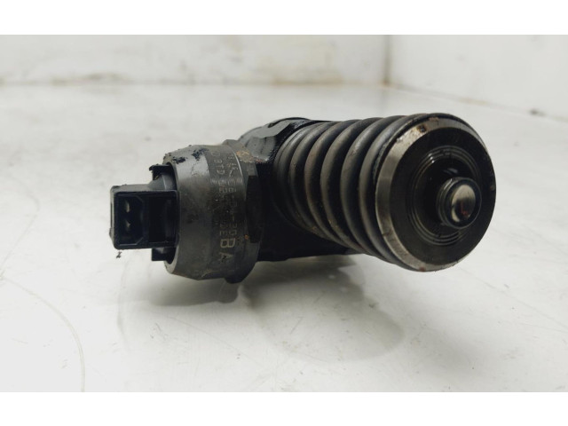 Форсунка 038130073AG    Audi A3 S3 8P   