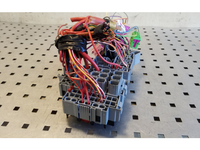 Pojistková skříňka 7L0937559 Volkswagen Touareg 2007