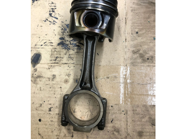 Píst 038JDE Volkswagen Tiguan