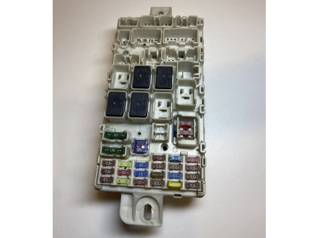 Блок предохранителей 01625J25 Mitsubishi L200