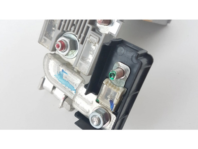 Узел подключения плюсовых проводов