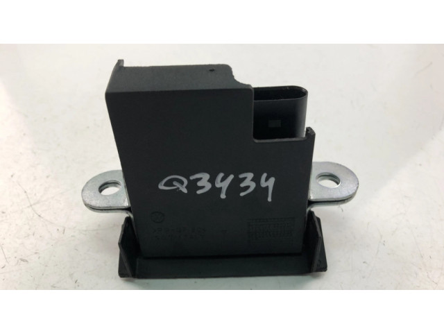 замок багажника 5G6827505    Audi A6 S6 C7 4G 2011-2018 года