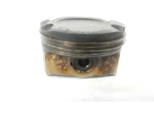 Píst 11257613626 BMW X6 E71 pro benzínový motor 4.4