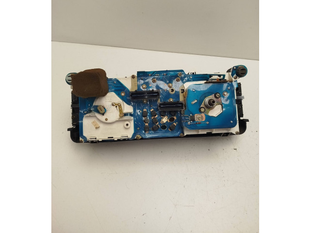 Přístrojová deska Audi 80 90 B2 1984 81117331, LEDZU