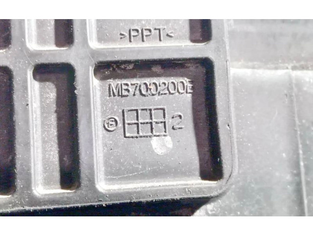 Блок предохранителей  mb700200b   Subaru B9 Tribeca    