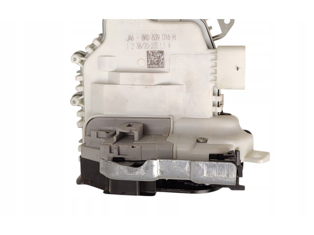 Zámek zadních dveří 8K0839016H Audi A3 8Y 2020