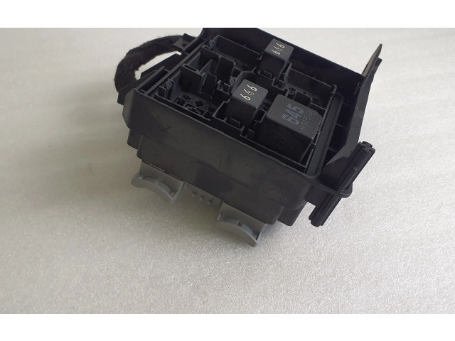   Pojistková skříňka 7P0937149, 7P0937211A   Porsche Cayenne (92A) 2012