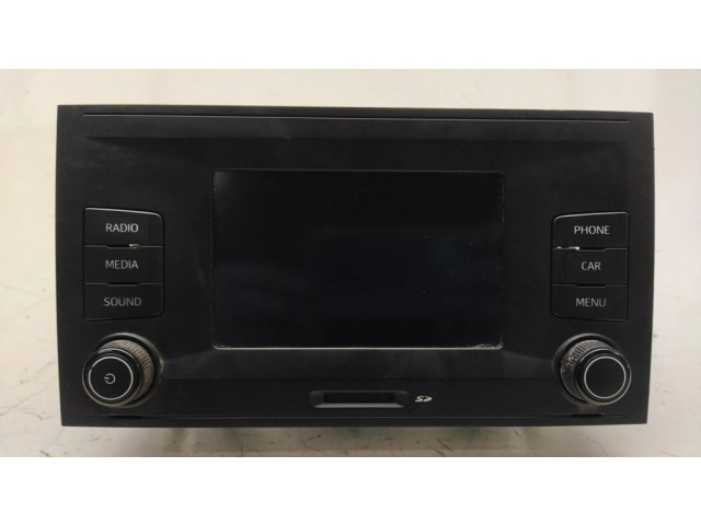 Радио/ проигрыватель CD/DVD / навигация