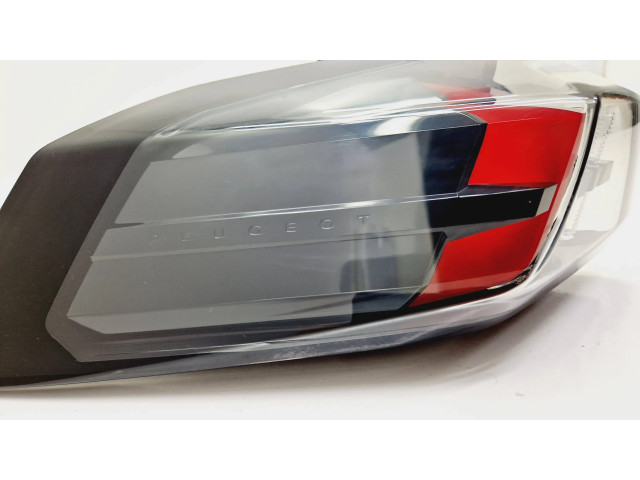 Задний фонарь левый сзади FR2695010201    Peugeot 2008 II   2019- года