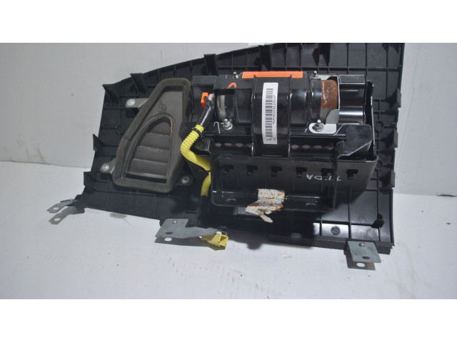 Подушка безопасности водителя    Nissan Tiida C11