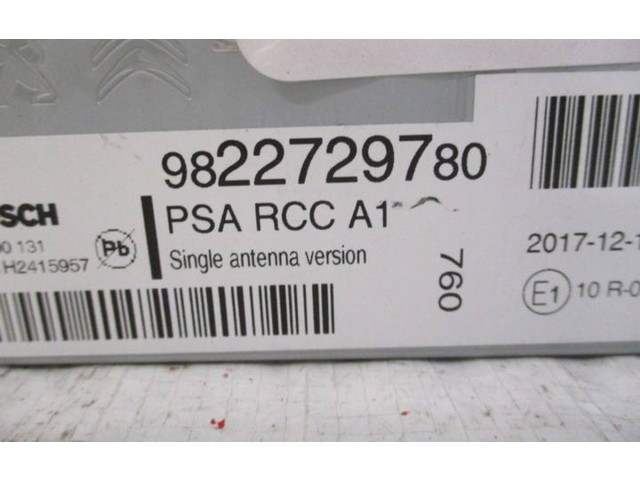 Радио/ проигрыватель CD/DVD / навигация