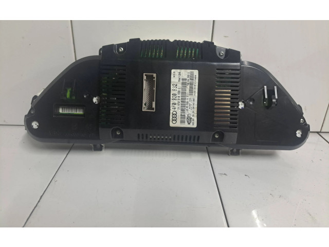 Přístrojová deska Audi A6 Allroad C6 2006 4F0920932, 4F0910930C