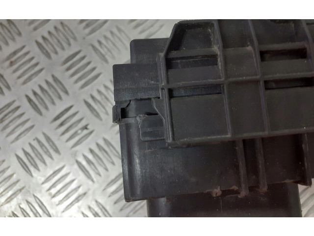 Блок предохранителей     Skoda Octavia Mk2 (1Z)    