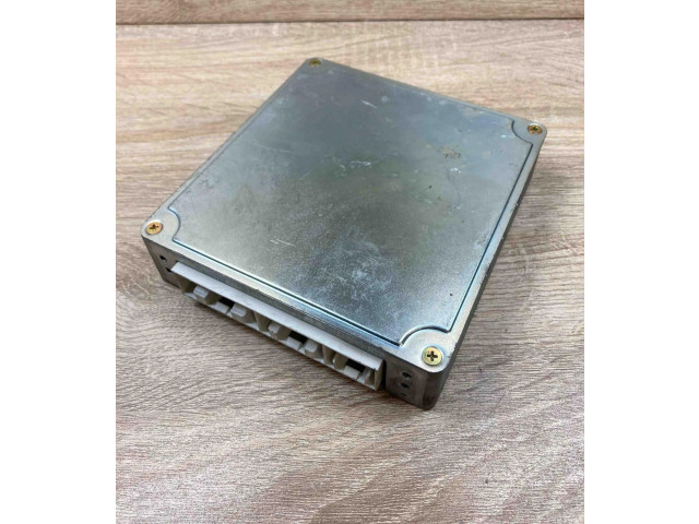 Блок управления двигателем Блок управления E2T01781, FE8A Mazda 626