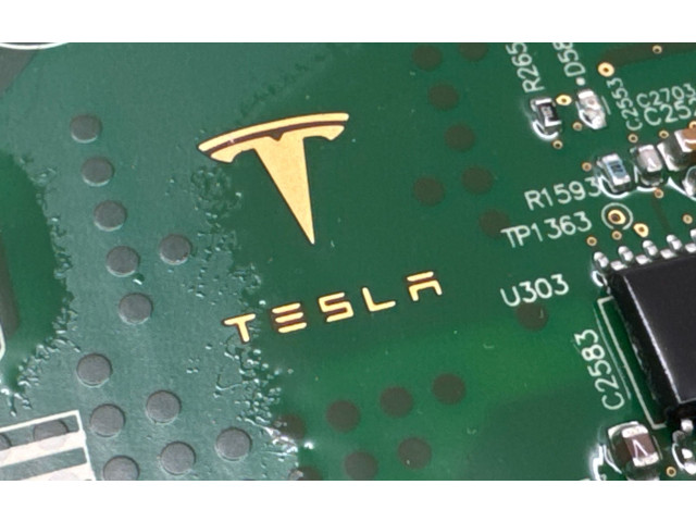 Řídící jednotka 108569320F, 108659214H Tesla Model Y 2022