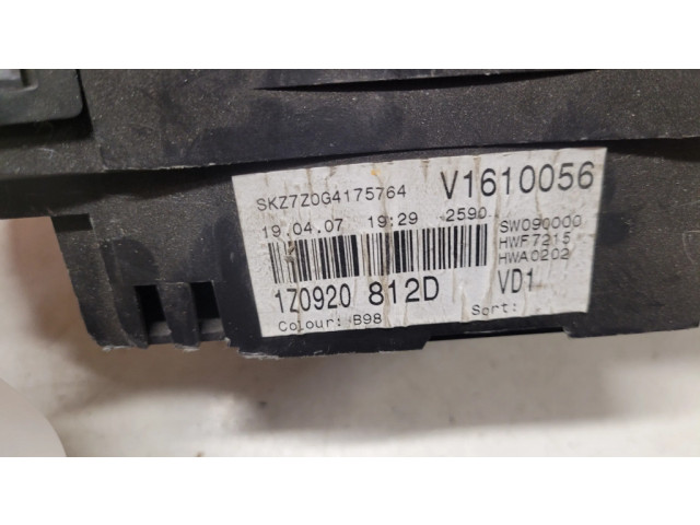 Панель приборов V1610056, 1Z0920812D Skoda Octavia Mk2 (1Z)