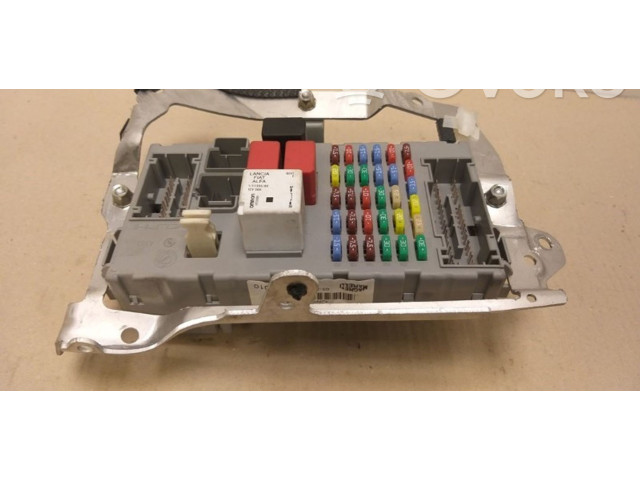   Pojistková skříňka 406626, 277460   Ferrari 458 2012