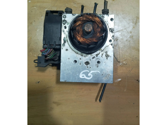 Блок АБС 8671224 Volvo V70 2000 - 2004 года