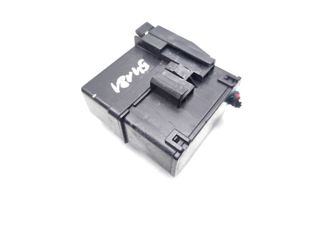 Ящик предохранителей (комплект)    Infiniti Q50