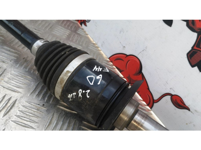 Задняя полуось