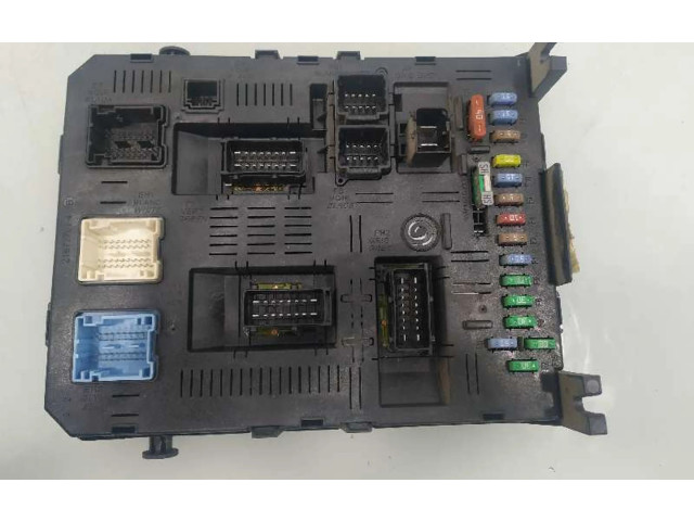 Блок предохранителей 9661105980 Citroen C4 I