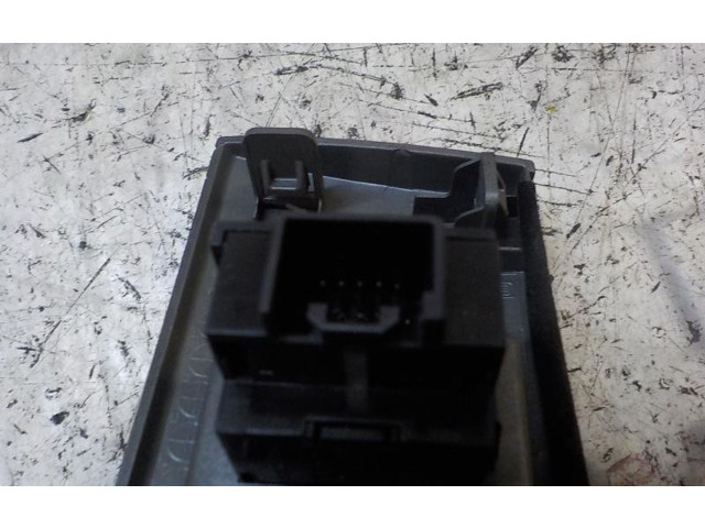 Блок управления BDB466170B Mazda 3 II