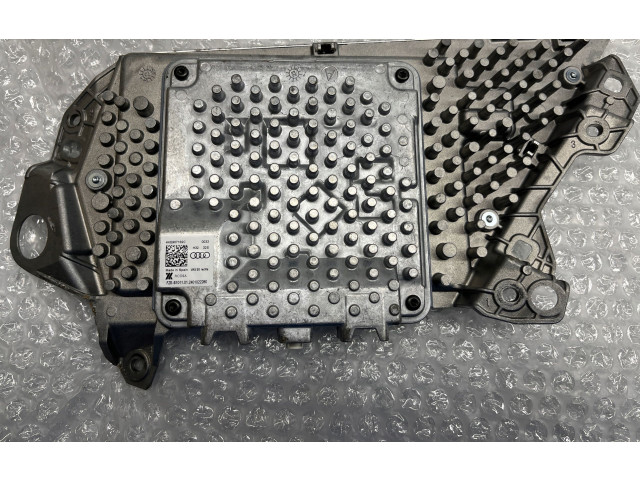 Дисплей    4KE907182C, 4KE907182C   Audi e-tron