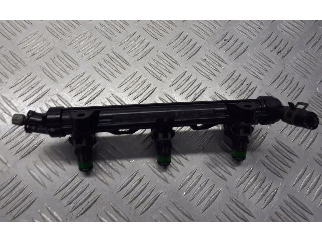 Топливная рампа 03E133320A Skoda Fabia Mk1 (6Y)