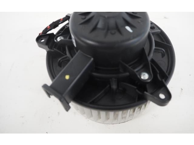 Вентилятор печки    13263279   Opel Meriva B