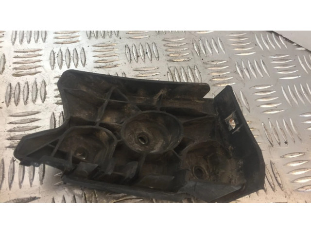 Передний держатель бампера