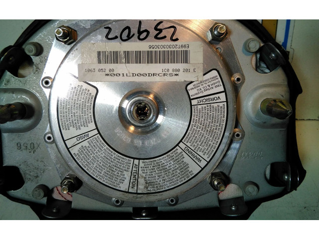 Подушка безопасности водителя 1C0880201E, 23902   Volkswagen New Beetle