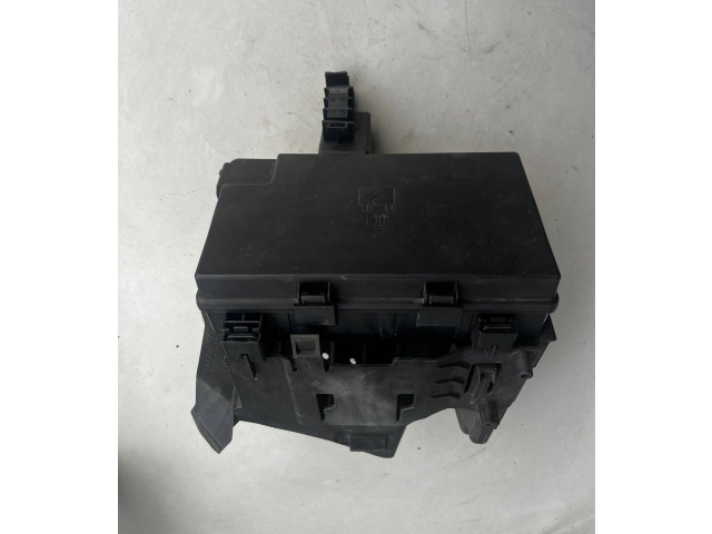 Блок предохранителей Jeep Grand Cherokee