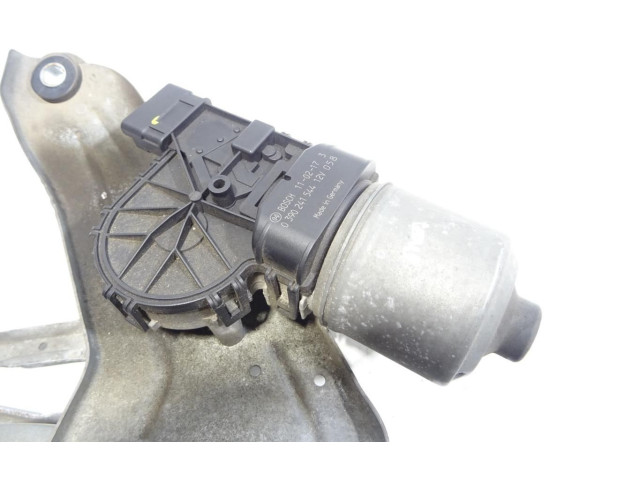 Моторчик дворников 8200619512    Dacia Duster