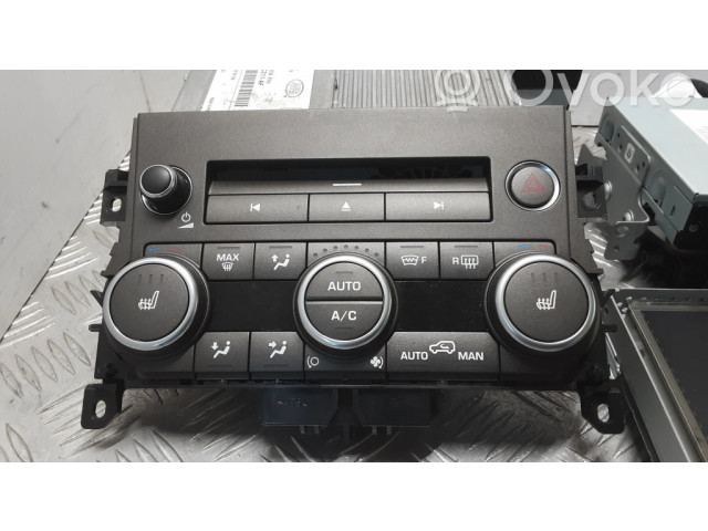 Радио/ проигрыватель CD/DVD / навигация